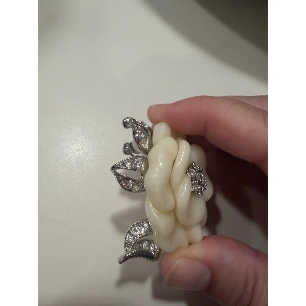 VTG NOLAN MILLER Silver Tone Lara Camellia Cream Flower Rhinestone Pin Brooch